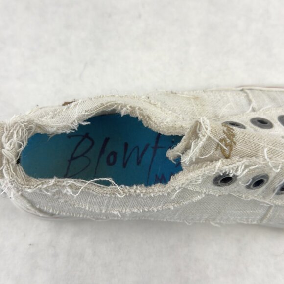 Blowfish Malibu Low Top Sneakers Womens Size 6.5 Off White Distressed Canvas - Picture 8 of 12